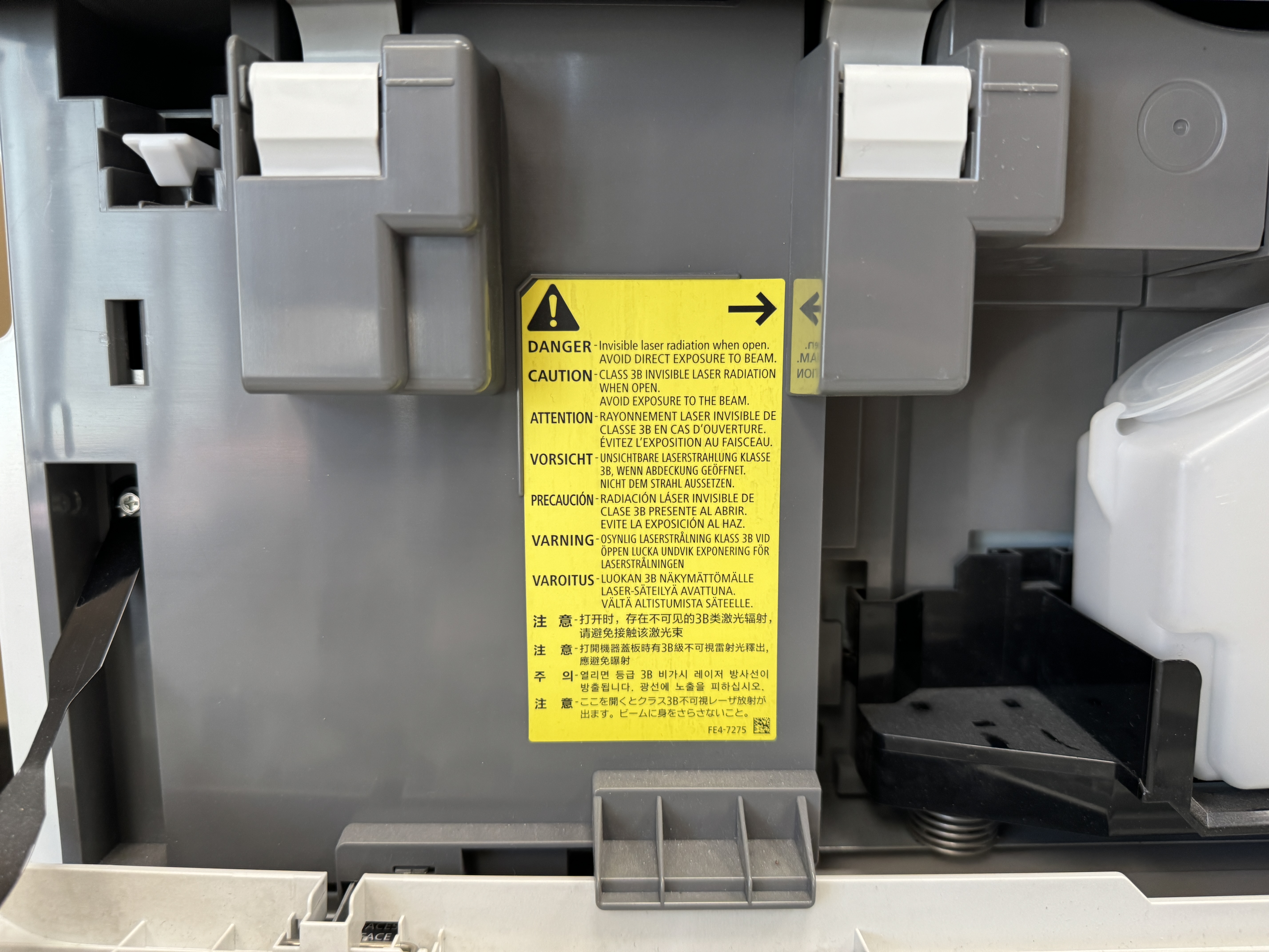 Toner door for the canon imagerunner advance 4551ii