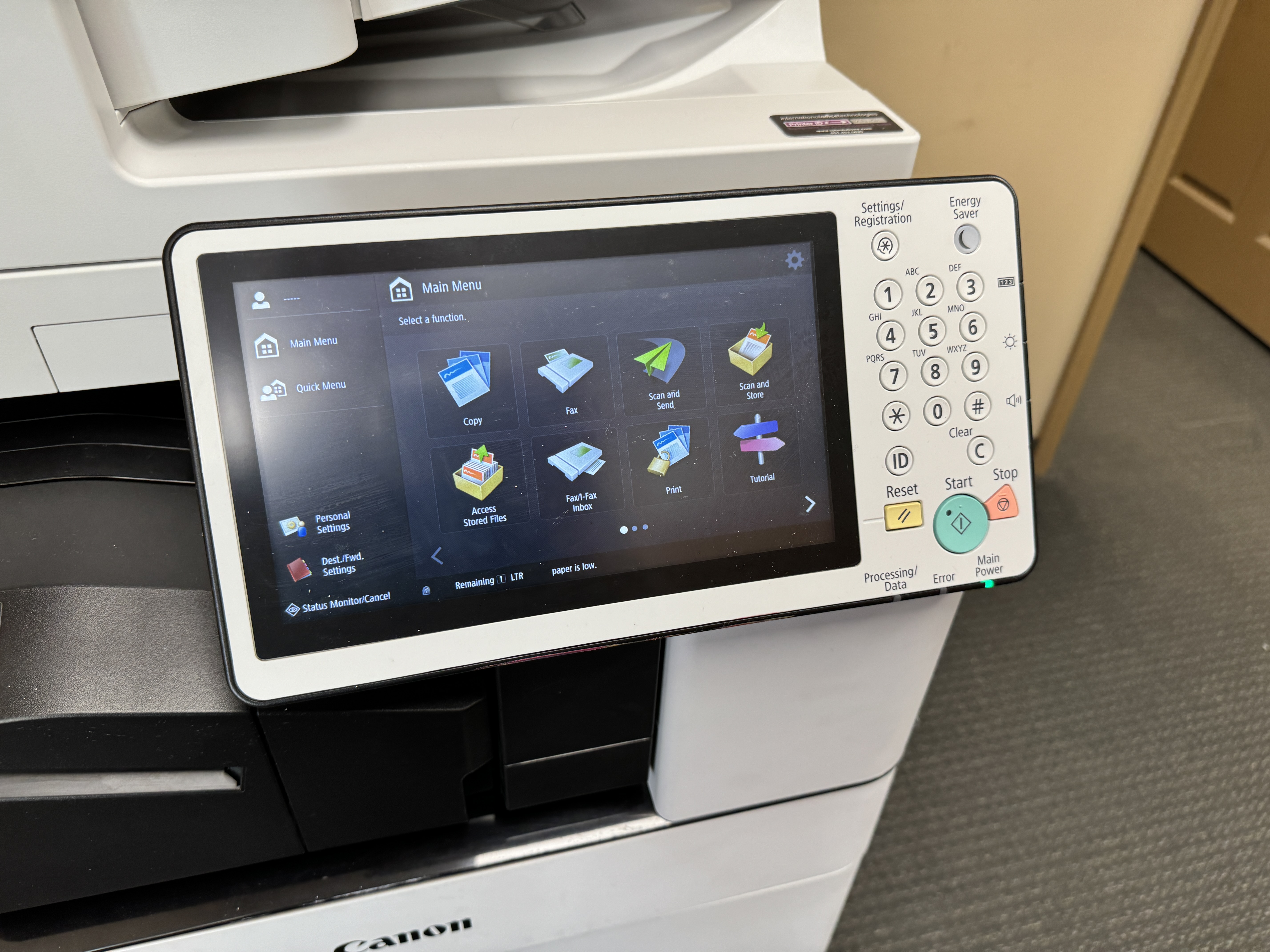 control panel on a canon imagerunner c5550ii copy machine