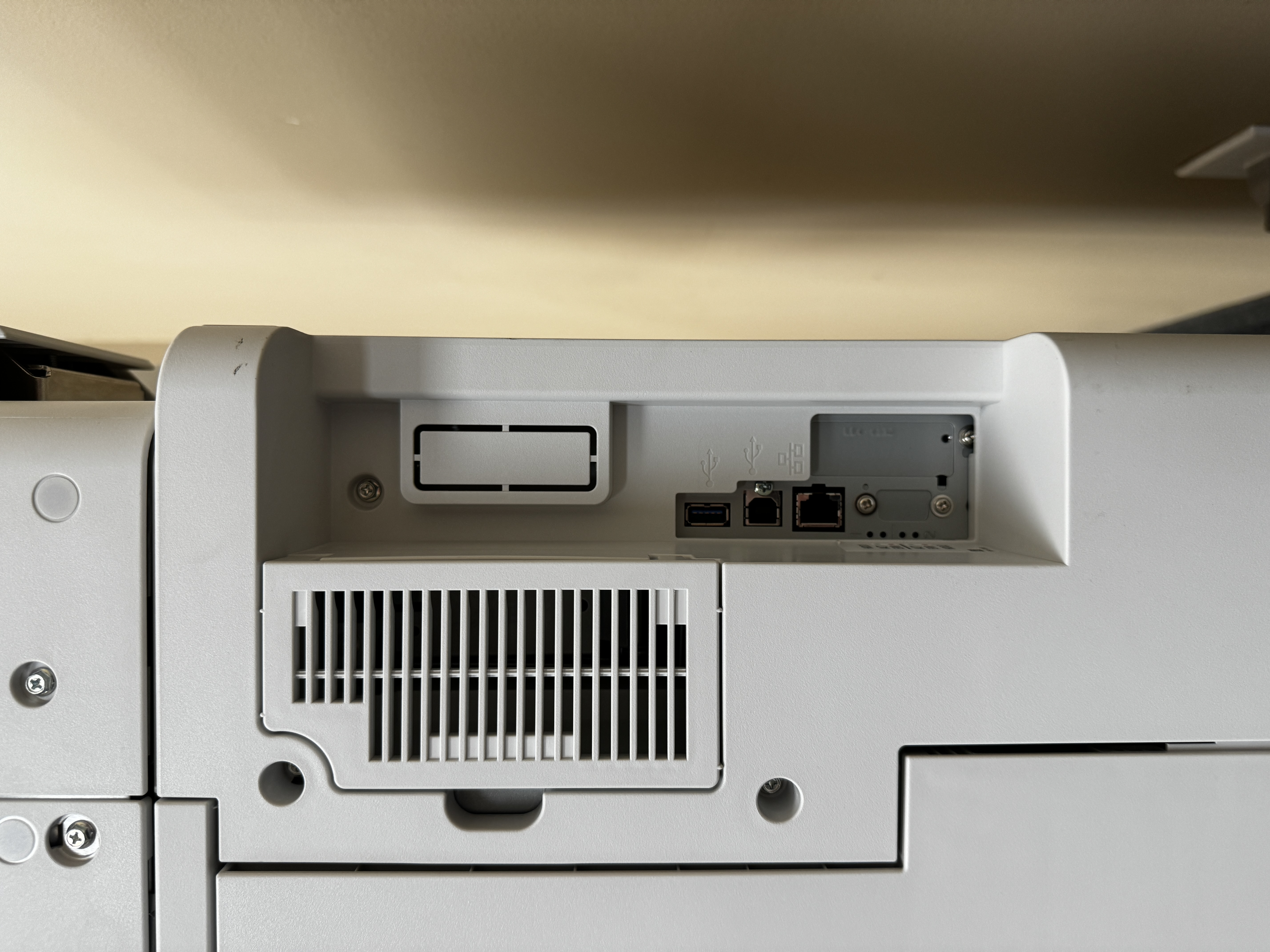 Communication port for a Canon imagerunner c5740i.