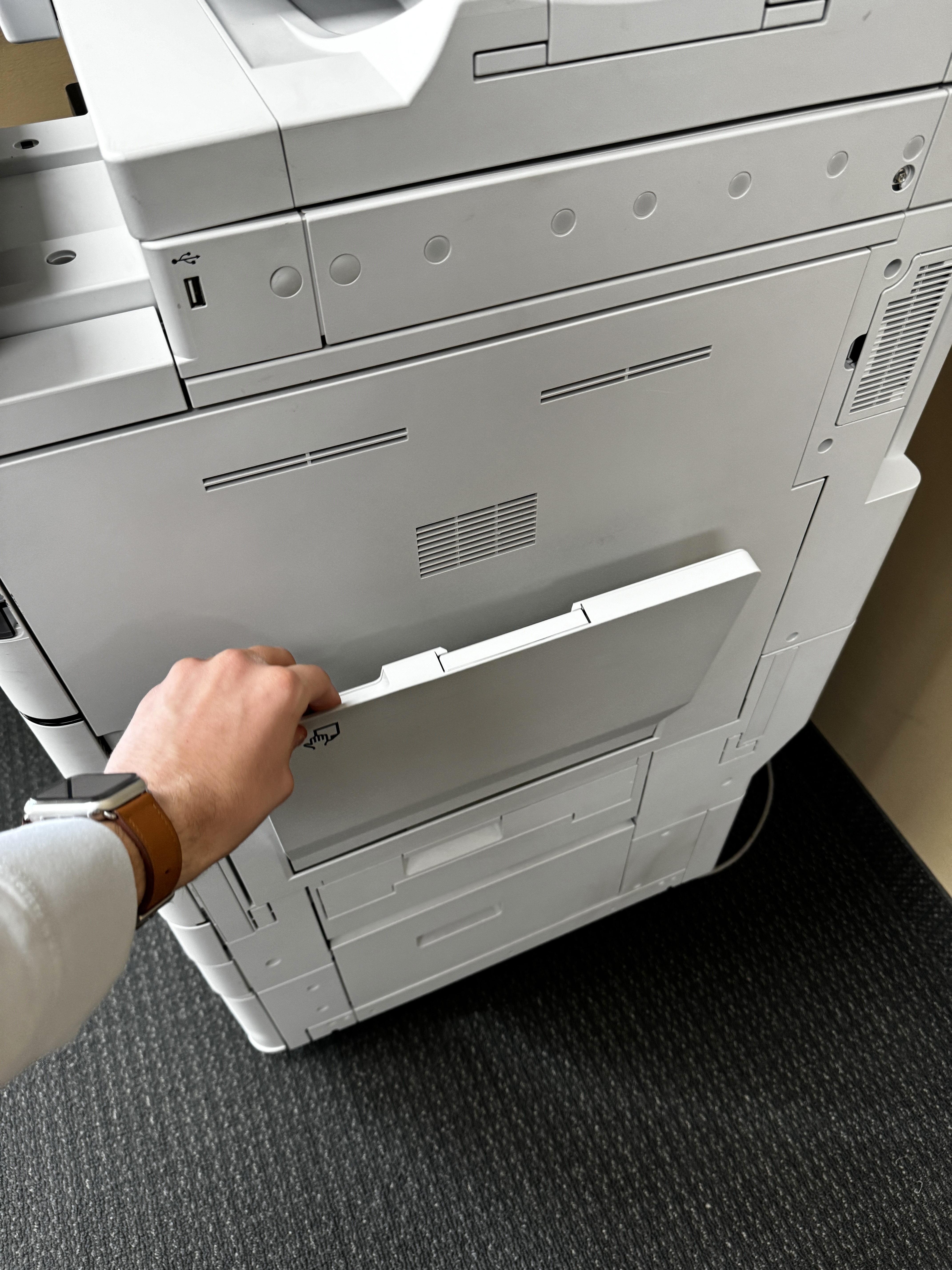 Manual tray for a Canon imagerunner black and white copier.