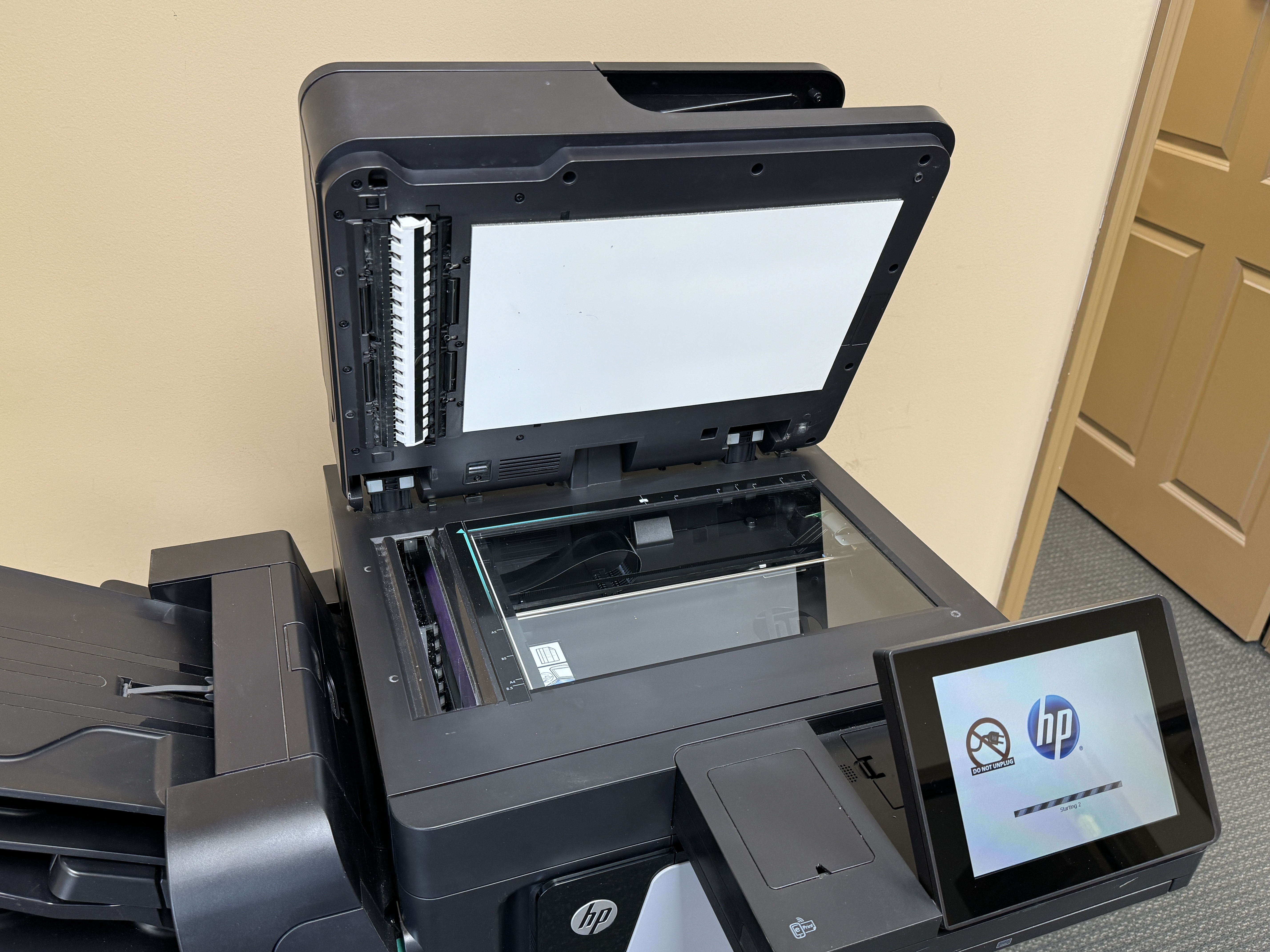 Larger copier scanning beds in lease commercial printer