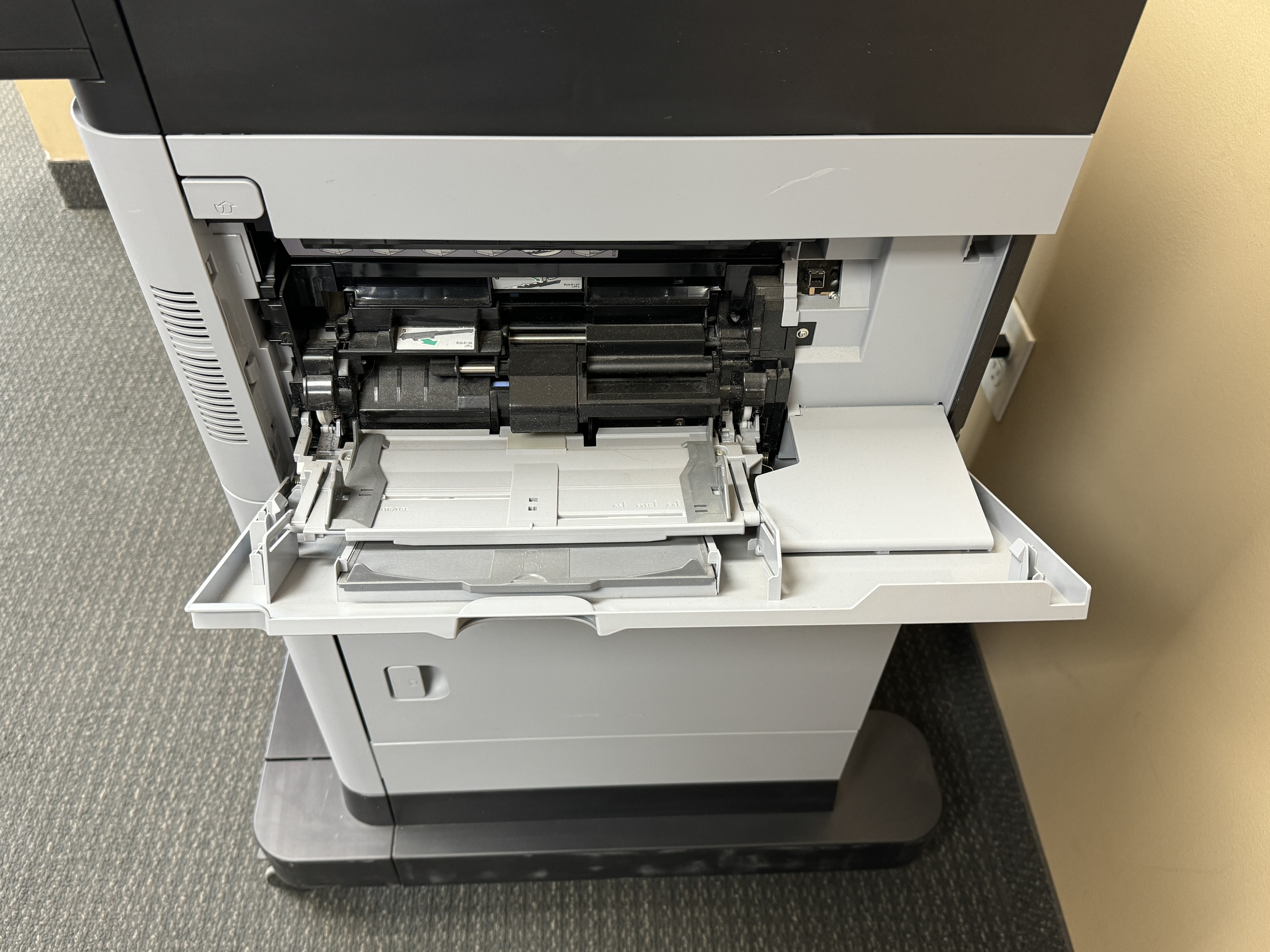 Maintenance with rent a printer for office