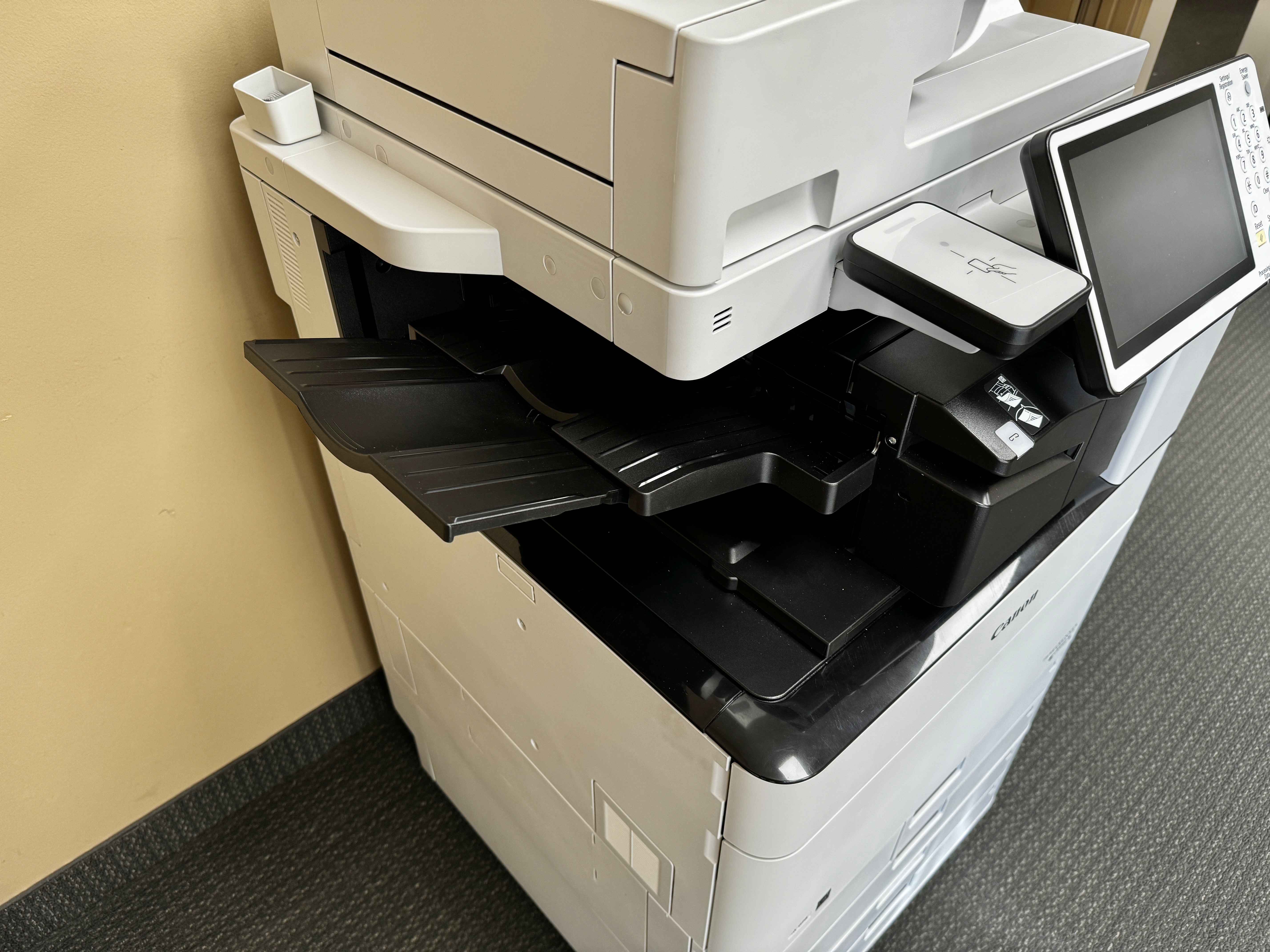 Internal finisher for a Canon Imagerunner Advance c5550ii.