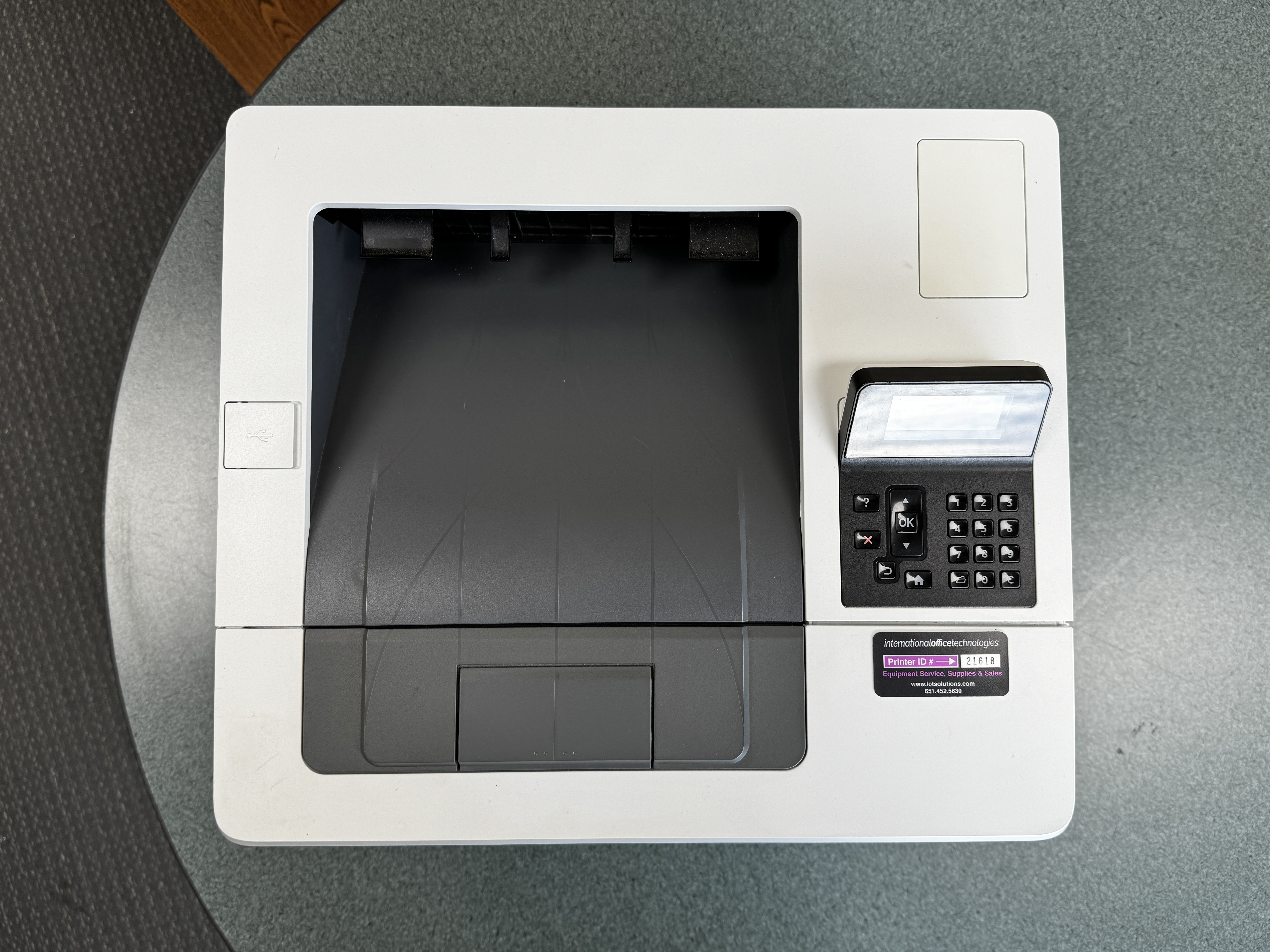 Output area for a HP 506 printer.